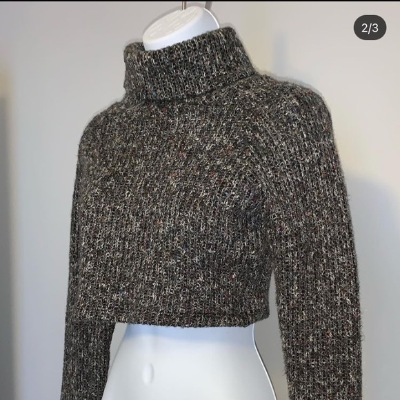 Cropped Turtleneck Sweater - Picture 2 of 3